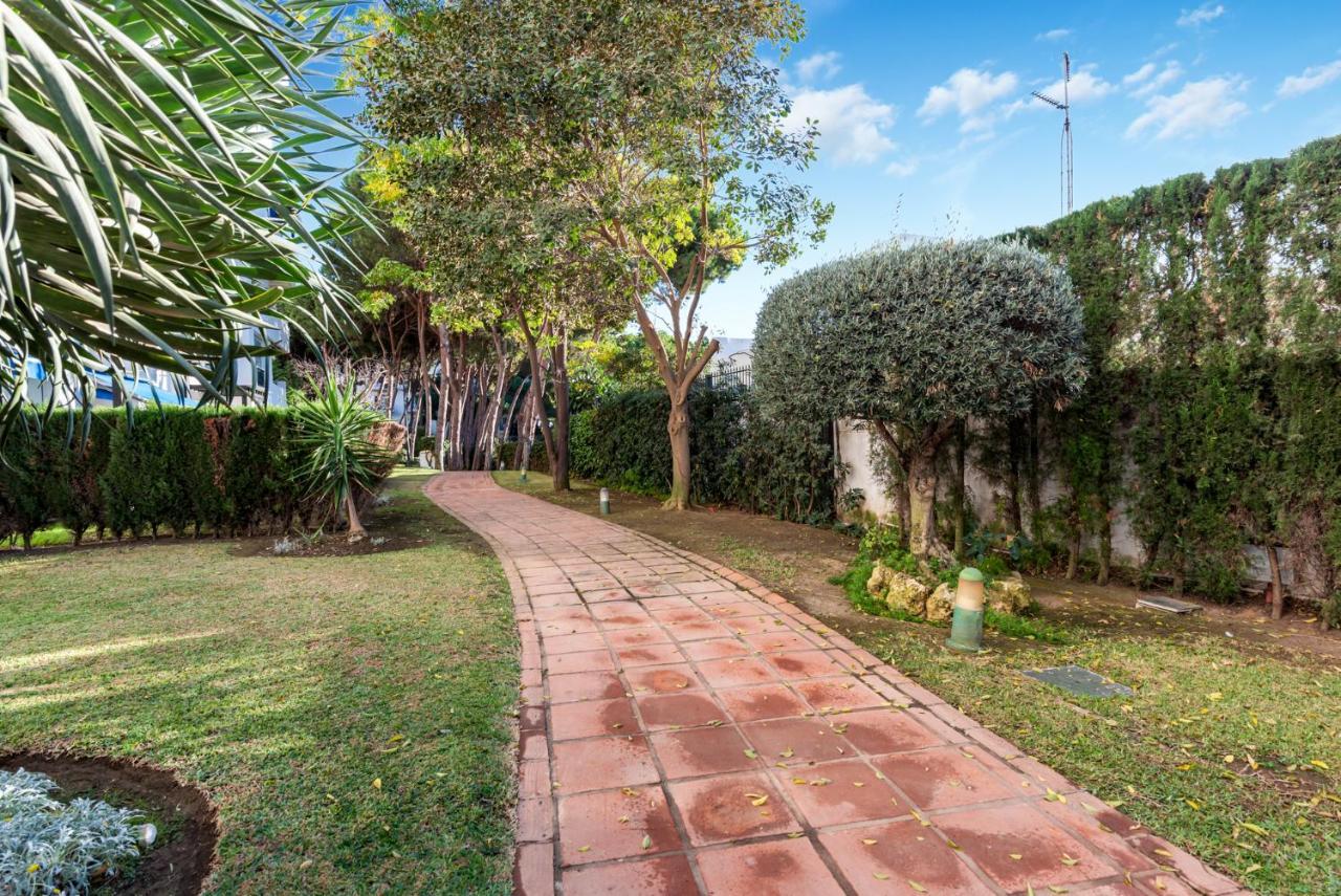 Modern Apartment - 2 Bedrooms, Beachside - Puerto Banus Marbellac Extérieur photo