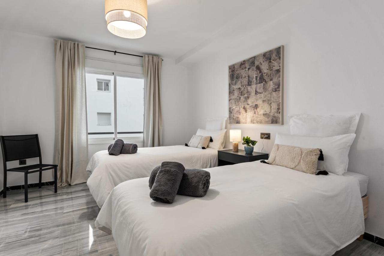 Modern Apartment - 2 Bedrooms, Beachside - Puerto Banus Marbellac Extérieur photo