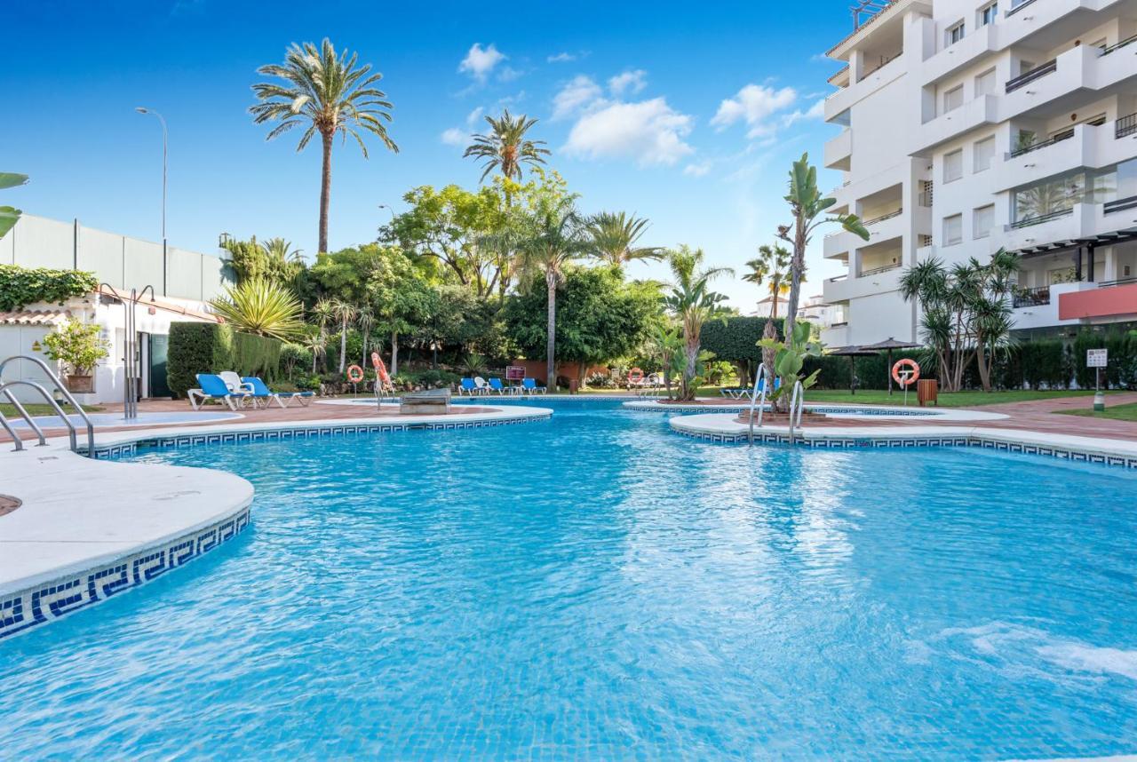 Modern Apartment - 2 Bedrooms, Beachside - Puerto Banus Marbellac Extérieur photo