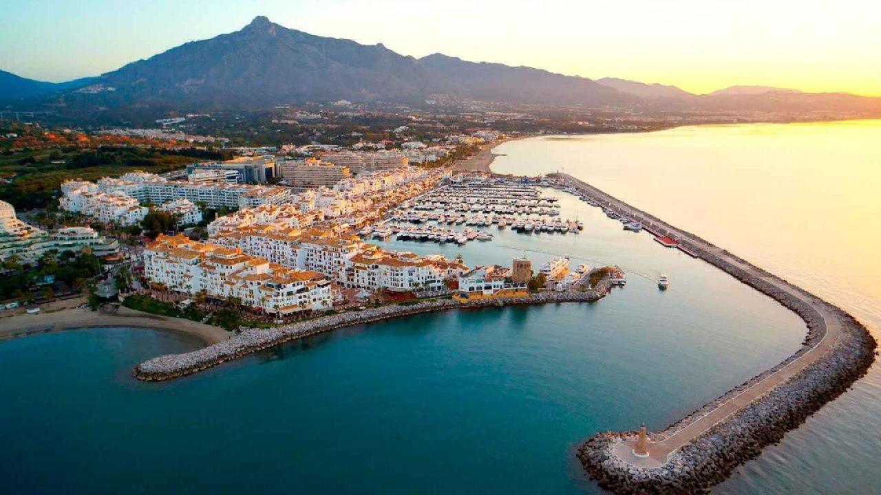 Modern Apartment - 2 Bedrooms, Beachside - Puerto Banus Marbellac Extérieur photo
