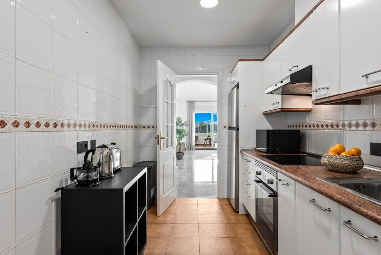Modern Apartment - 2 Bedrooms, Beachside - Puerto Banus Marbellac Extérieur photo
