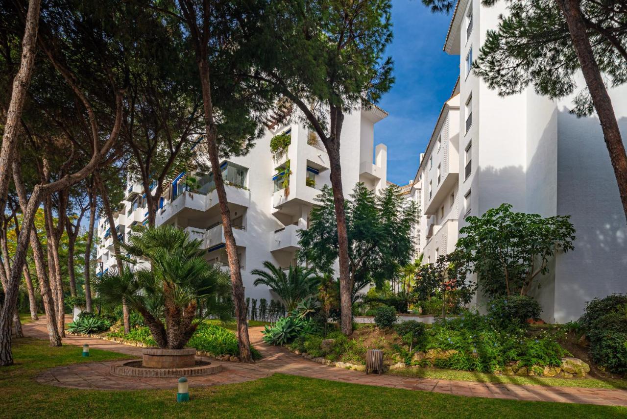 Modern Apartment - 2 Bedrooms, Beachside - Puerto Banus Marbellac Extérieur photo