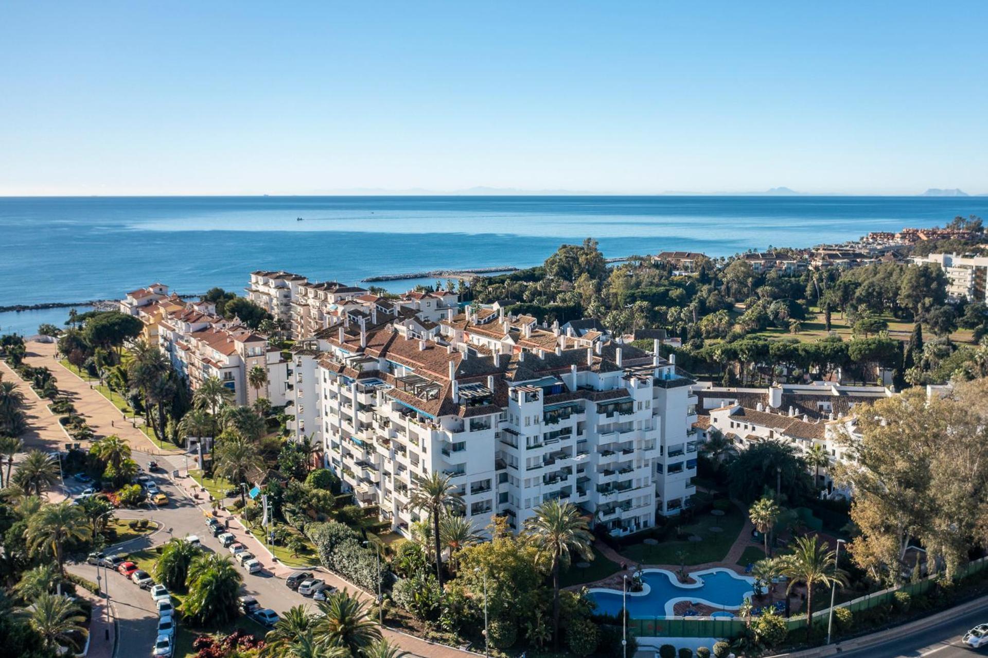 Modern Apartment - 2 Bedrooms, Beachside - Puerto Banus Marbellac Extérieur photo