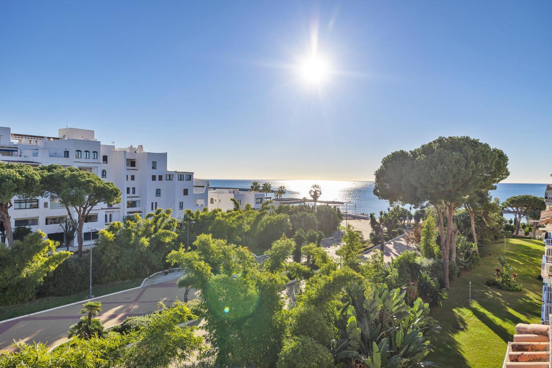 Modern Apartment - 2 Bedrooms, Beachside - Puerto Banus Marbellac Extérieur photo